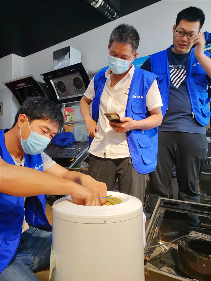 鞍山家電清洗行情好，9800元做洗多多家電清洗加盟商！